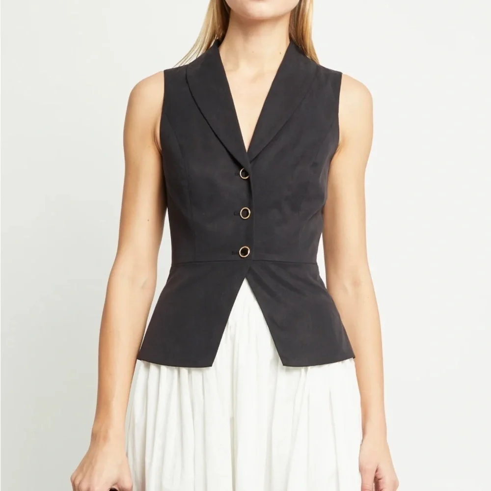 Few Moda o.p.t. Leandra Black Button-Up Vest